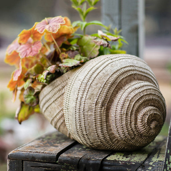 Snail Flowerpot for Garden Decoration, Cute Snail Statues, Garden Animal Statues, Unique Modern Garden Sculptures, Creative Villa Outdoor Gardening Ideas-Art Painting Canvas