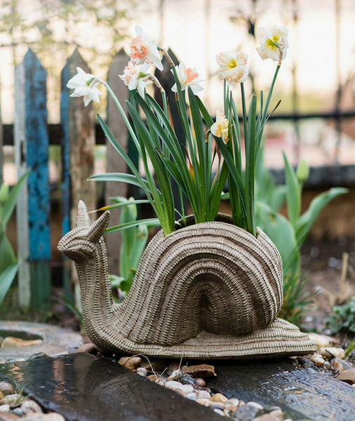 Cute Snail Statues, Garden Animal Statues, Snail Flowerpot for Garden Decoration, Unique Modern Garden Sculptures, Creative Villa Outdoor Gardening Ideas-Art Painting Canvas