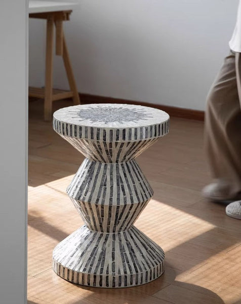 Shell Small Sofa Side Table, Bedside Small Side Table, Portable Casual Side Table, Contemporary Round Side Table, Creative Coffee Table-Art Painting Canvas