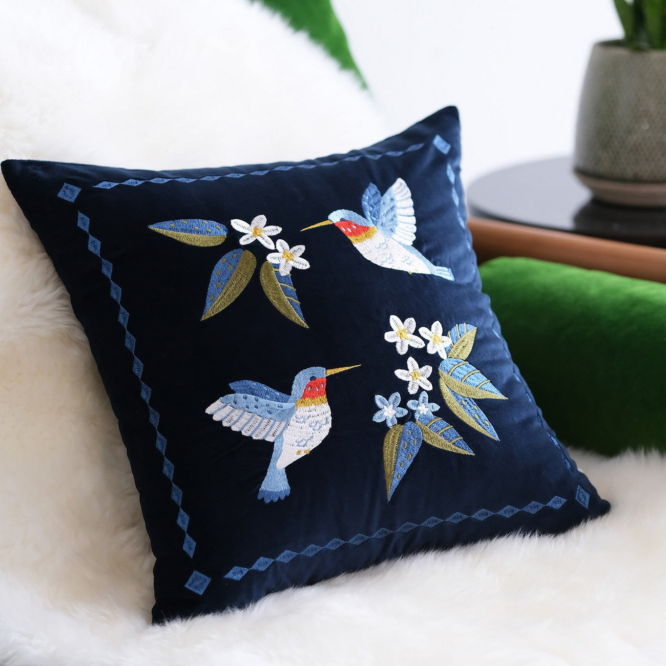 Decorative Pillow Arrangement Ideas For Couch Sofa Embroidered