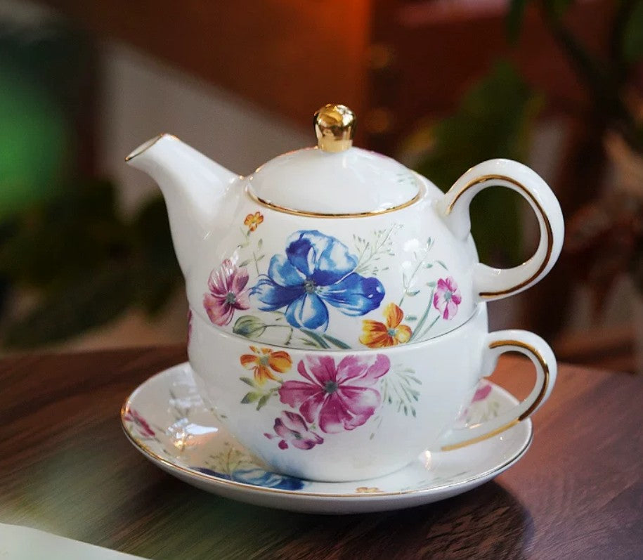 Creative Ceramic Tea Pot With Integrated Cup And Saucer Space Saving