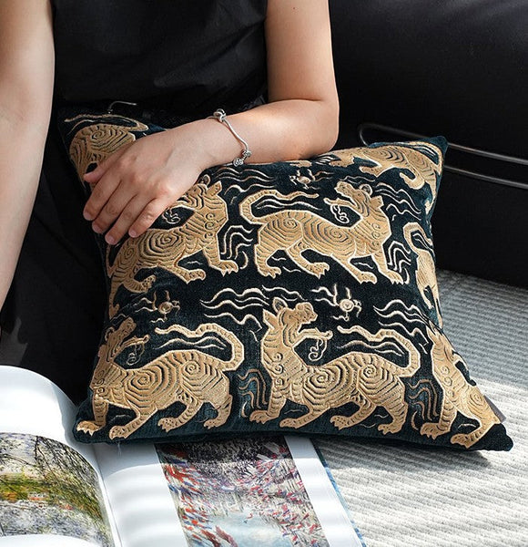 Embroidery Tiger Pattern Pillows for Couch, Contemporary Modern Sofa Pillows, Decorative Throw Pillows for Bedroom, Large Modern Sofa Pillow for Living Room-Art Painting Canvas