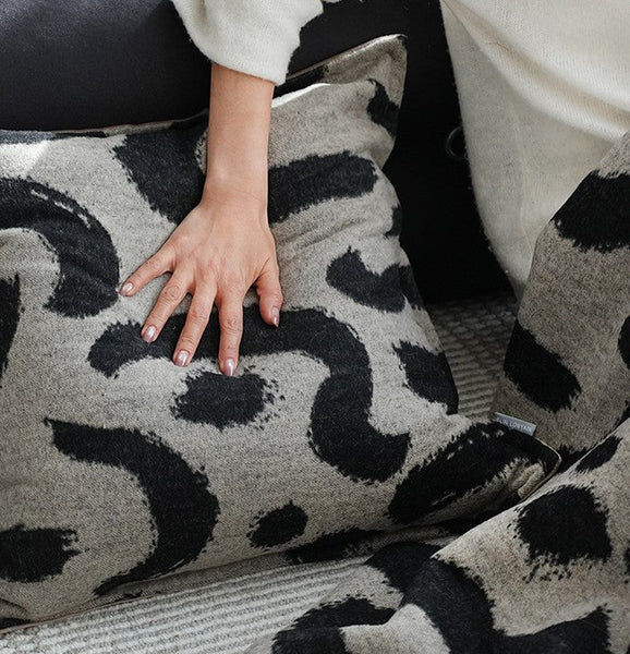 Modern Sofa Pillows for Couch, Contemporary Modern Sofa Pillows, Decorative Throw Pillows for Bedroom, Large Modern Pillow for Bedroom-Art Painting Canvas