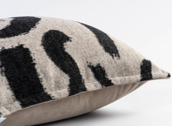 Modern Sofa Pillows for Couch, Contemporary Modern Sofa Pillows, Decorative Throw Pillows for Bedroom, Large Modern Pillow for Bedroom-Art Painting Canvas