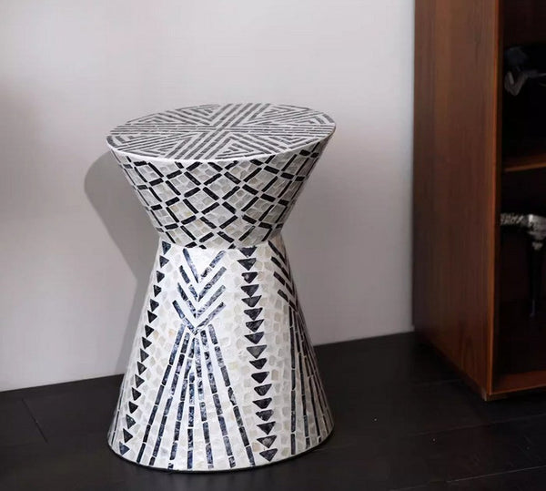 Contemporary Round Side Table, Creative Coffee Table, Bedside Small Side Table, Portable Casual Side Table, Shell Small Sofa Side Table-Art Painting Canvas