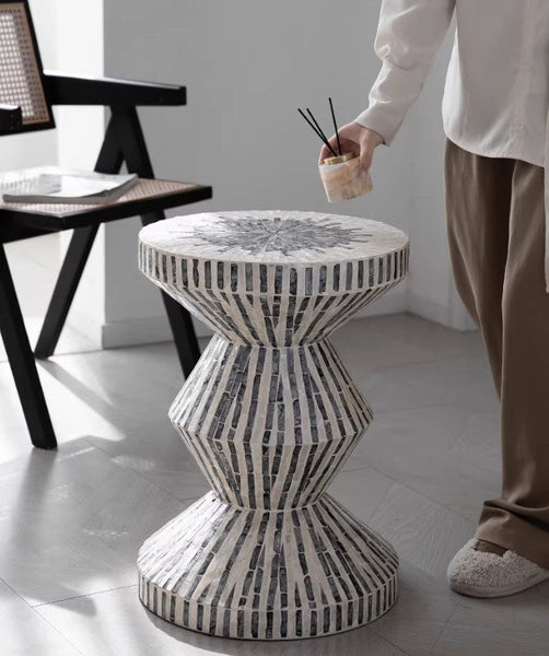 Bedside Small Side Table, Portable Casual Side Table, Shell Small Sofa Side Table, Contemporary Round Side Table, Creative Coffee Table-Art Painting Canvas