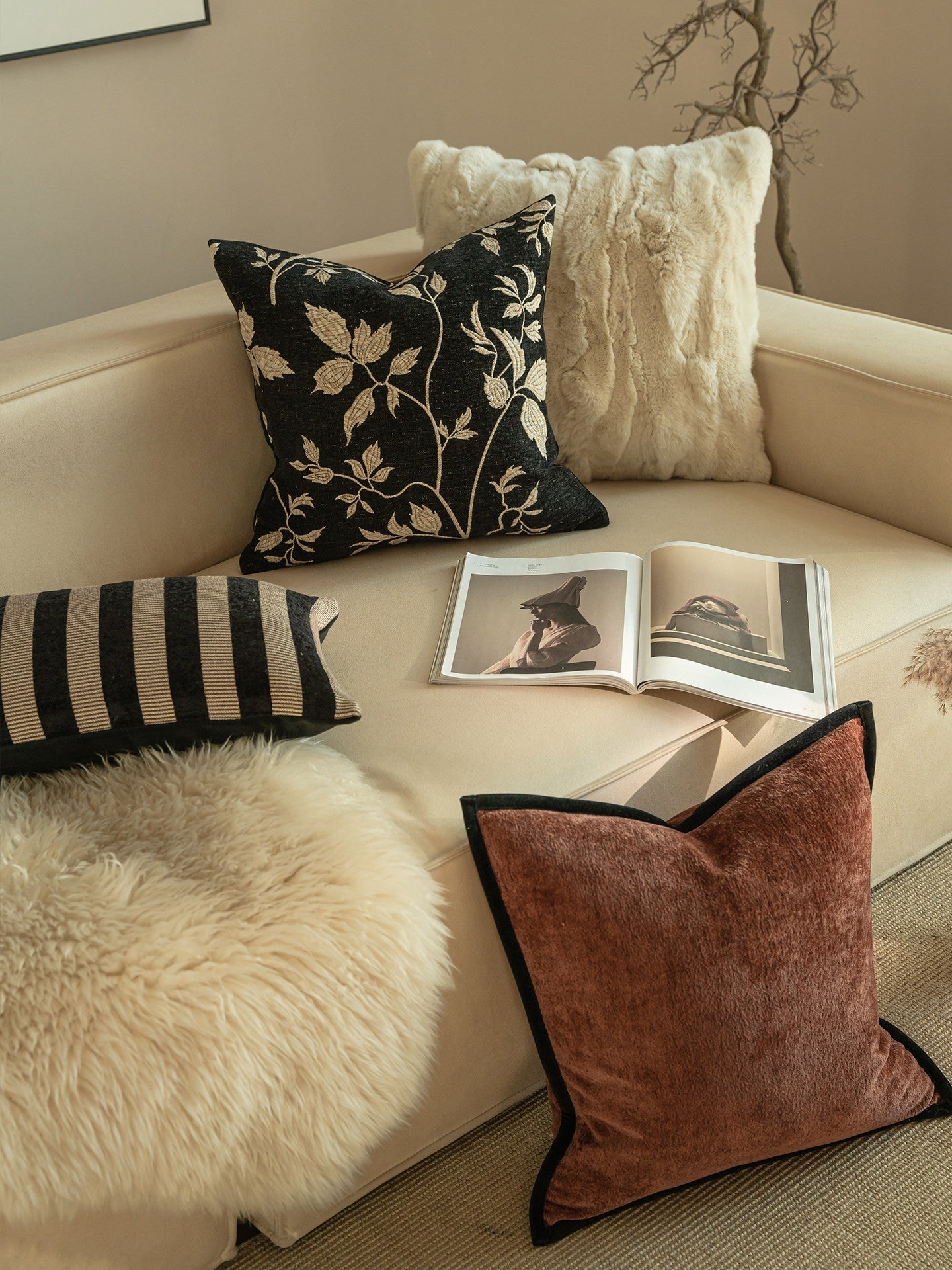 Modern Decorative Pillow Covers Arrangement Ideas For Home
