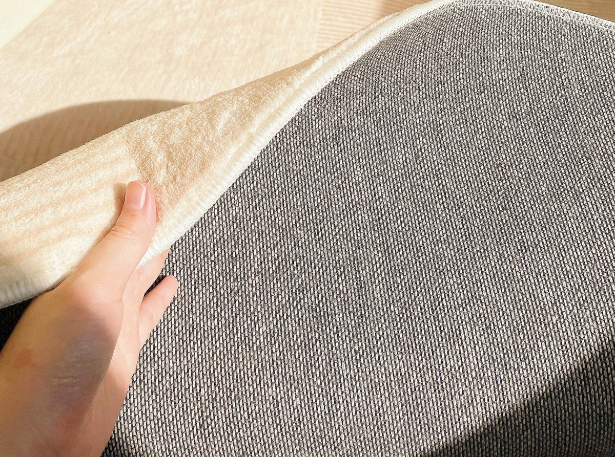 Thick Round Rugs under Coffee Table, Contemporary Modern Rug Ideas for ...